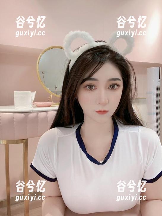 微密圈 - 这组牛仔裤的图片，没想到120斤的小王同学的风格竟如此...诡异？