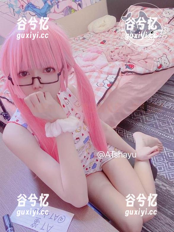 AT鲨的新cos：泳池里的星空，我要沉迷其中！
