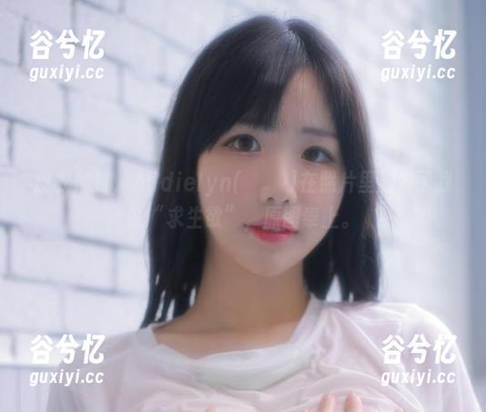 皮衣加持，Addielyn(에디린)在照片里激发了我的“求生欲”，原图奉上。
