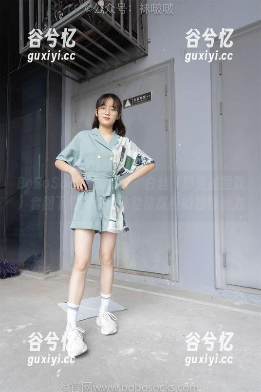 BoBoSocks袜啵啵 - 白丝（脚尖加固款）套图下载，让你体验甜甜圈的独特魅力