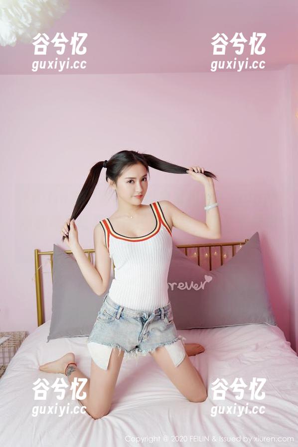 Feilin嗲囡囡 - 黑丝白皙组合，solo尹菲的内衣写真，你值得拥有，快来下载吧！