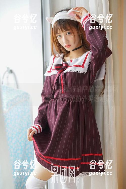 GIRLT果团网 - 这就是传说中的高清套图！张小喵的衣服比我今晚的外卖还精彩。
