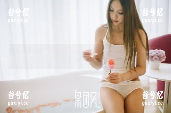 GIRLT果团网-梦心月 GIRLT果团网 - 梦心月天台写真:越过屋顶的那片天空,图册尽在眼前!