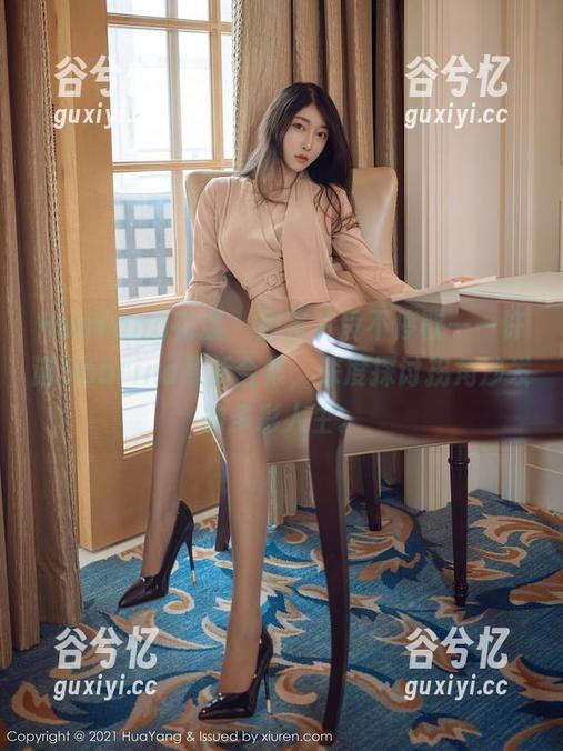 HuaYang花漾 - 居家片段不停歇——许诺Sabrina最新合集，深度探讨拐角沙发的多彩人生。