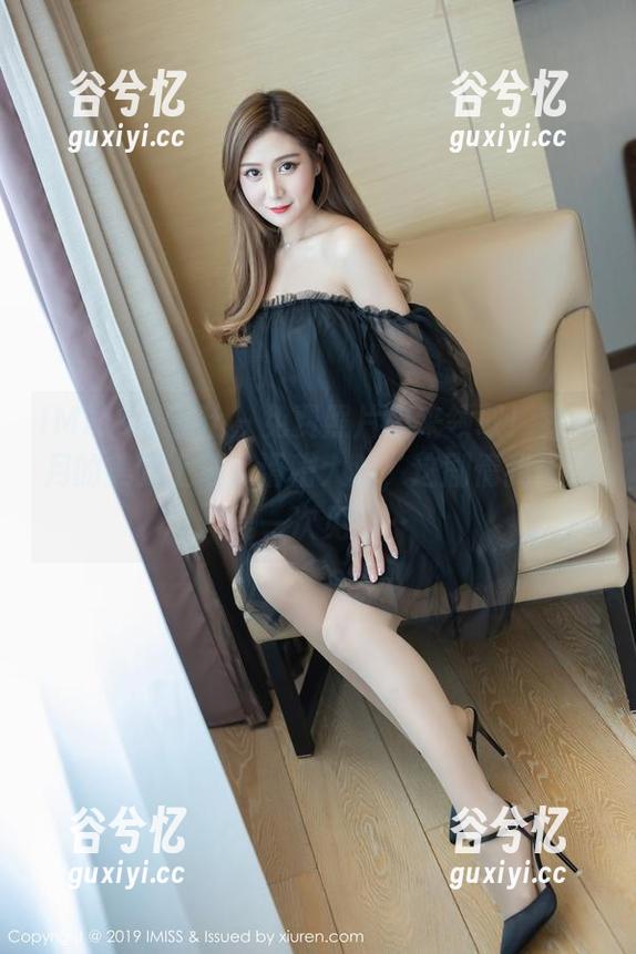 IMiss爱蜜社 - 免费照片快来领取！梦心月的美腿上演了滑稽大片，这剧情我还是第一次见……