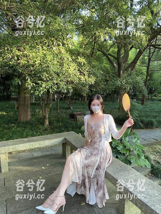 微密圈 - 私拍？是July芝岚的味道！原图中的肉丝似乎在诉说不同的事。
