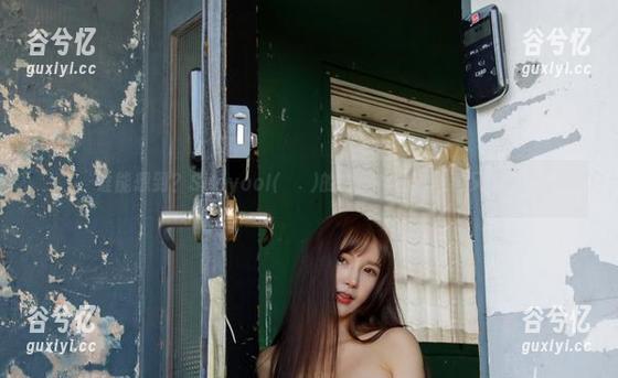 谁能想到？Seoyool(서율)的白丝作品，随意又迷人