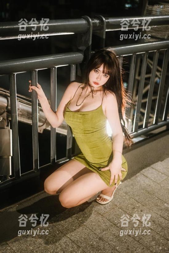 Tina很妖孽呀 Tina很妖孽呀的JK写真,原图都这么会撩,你敢信?