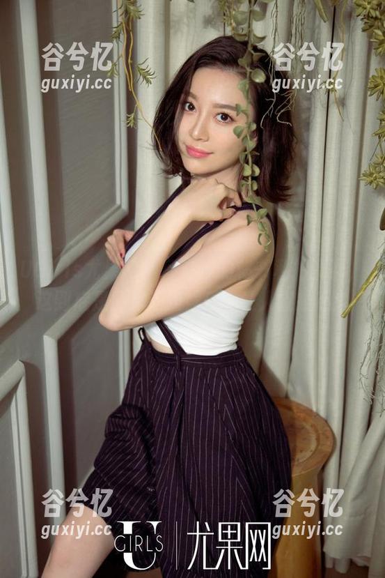 UGirls尤果网 - 颜亦汐的秘书私拍资源，这到底是工作还是娱乐，让人捉摸不透