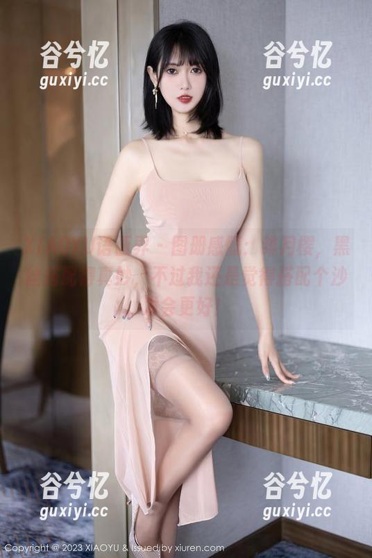 XIAOYU语画界 - 图册感慨：绯月樱，黑丝搭配得真妙，不过我还是觉得搭配个沙发会更好！