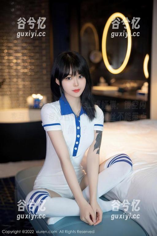 Xiuren秀人网 - Cris_卓娅祺：镂空内衣与黑丝的奇妙合集，谁说黑丝不能带点俏皮？