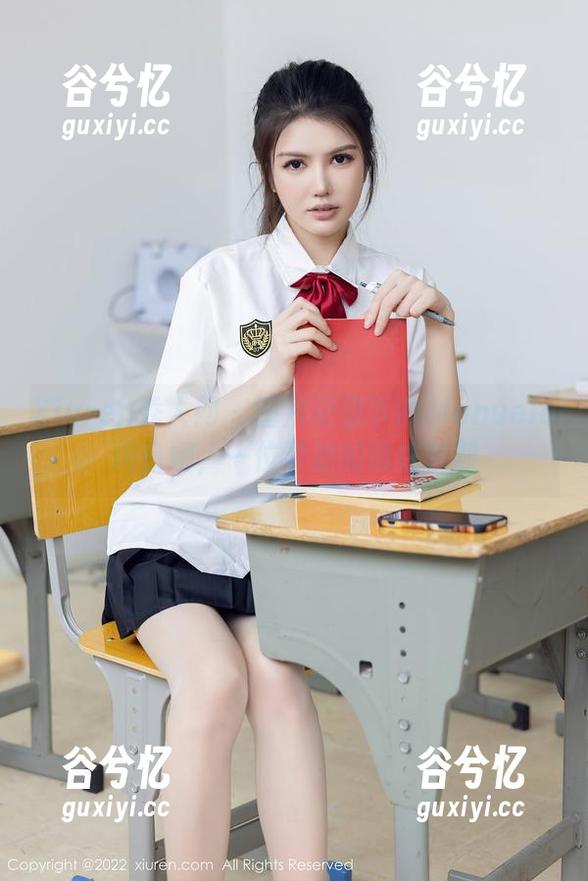 Xiuren秀人网 - 图片记录下的Manuela玛鲁娜，一位学姐的随性时刻