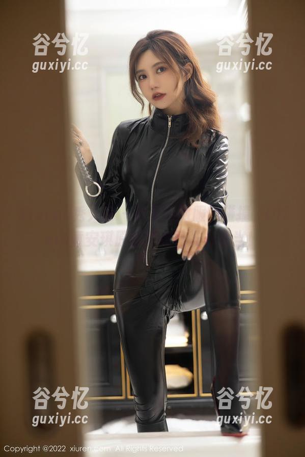 Xiuren秀人网 - 纯真与制服的碰撞，Olivia童安琪原图下载已准备妥当！