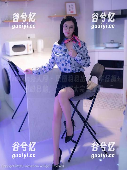 Xiuren秀人网 - 原图稳稳出街，牛仔裤+盼盼已鸠，一切都太完美了吧