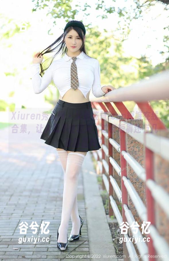 Xiuren秀人网 - 又到筱慧icon短裤在线合集，让人忍不住想问：这条短裤还有几条新花样？