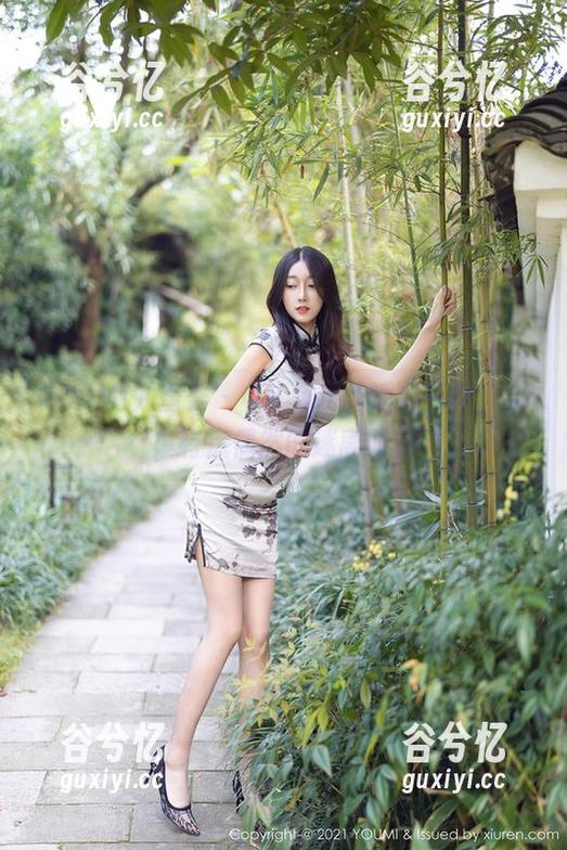 YouMi尤蜜荟 - 玥儿玥er的睡衣写真，合集有点偶然的迷离时刻