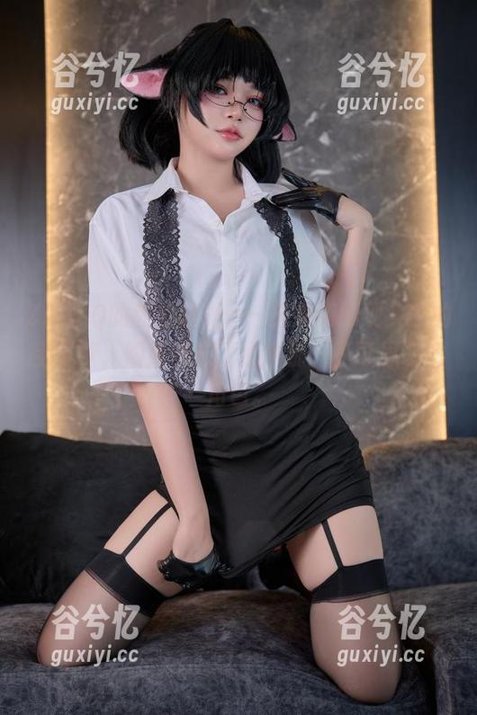 ZinieQ的私拍时光——拉娜如同现实中的宝可梦，瞬间变成了心中那只不可思议的角色。