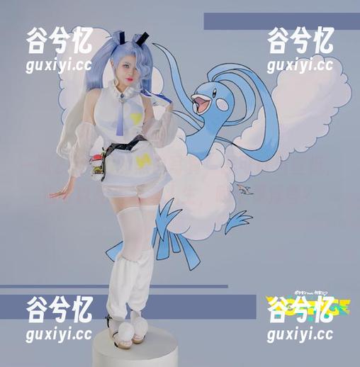 一张ZinieQ的黑白写真，既可以当壁纸，也可以用来思考人生，哪个更浮夸？
