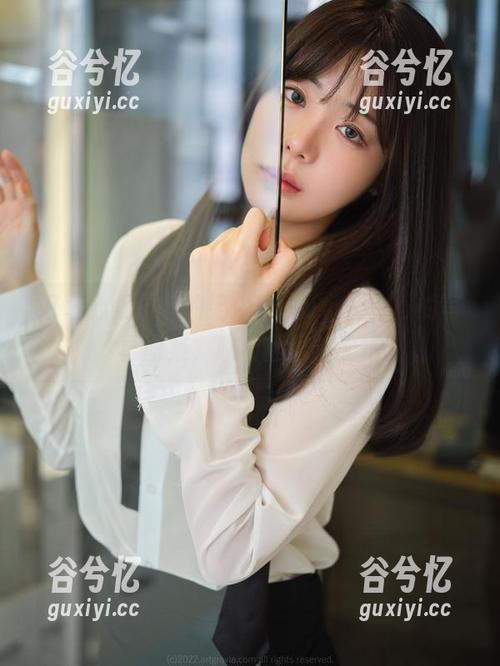 好奇心驱动下的奶牛—wuyo(우요)的写真图集，跌宕起伏的表情