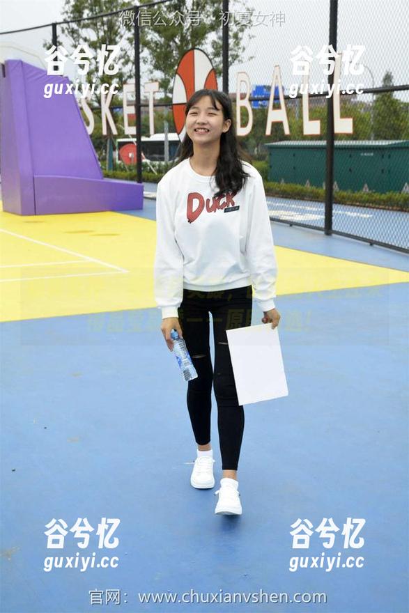 初夏女神 - 安妮的美脚，比我的人生还来得晶莹剔透——原图精选！
