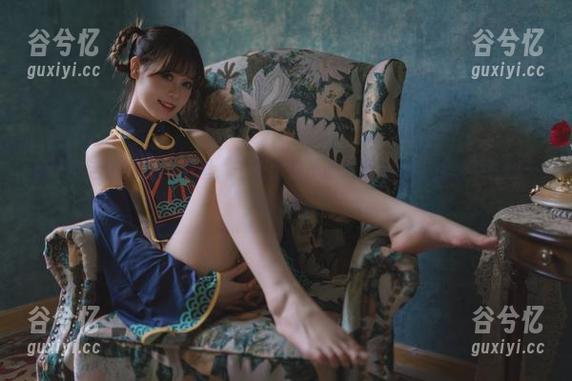 令人咋舌的高清图册里，千反田鹿子的豹纹泳装让我忍不住想一探究竟！