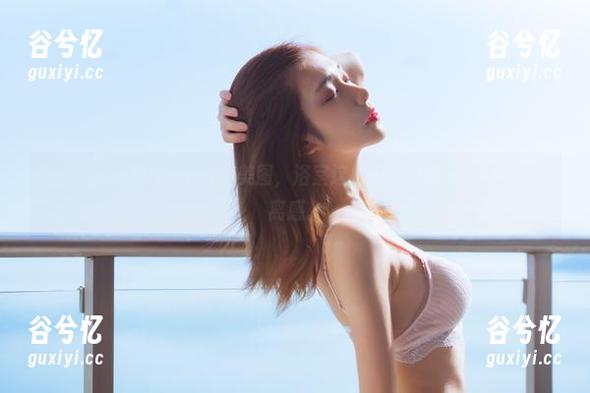 私房里的南桃Momoko美图，浴室这样拍，好像泡澡之前的距离感。