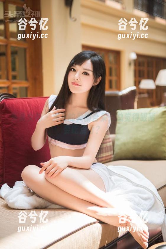 头条女神 - 火儿的美脚合集：总觉得眼睛要吃点亏？