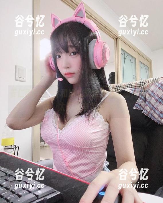 姜仁卿(강인경)和她的旗袍，各种图片堪比诗，太有传奇色彩了！