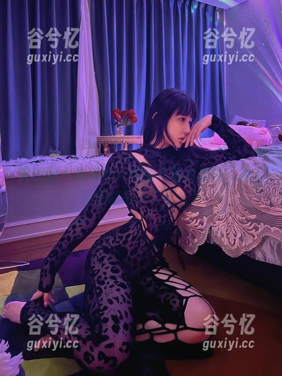 微密圈 - 玫瑰女人在图包里的表现，宋昱欣默默记录了什么？