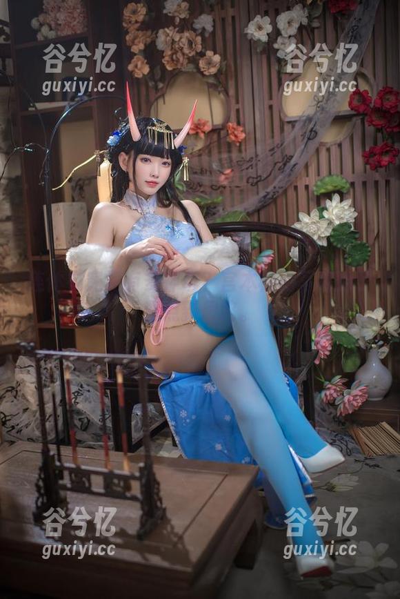 连体衣究竟有多神奇？宫本樱的写真给了我点新思路。