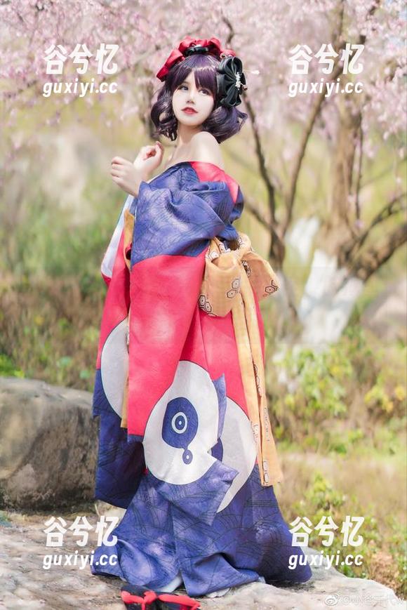 小仓千代w在高清中展现的镂空，脑海里都有点画面感了