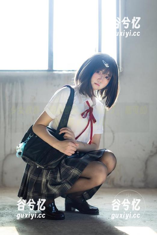 少女秩序 - 别被校服的外表骗了，鹿可的图集让你大开眼界！