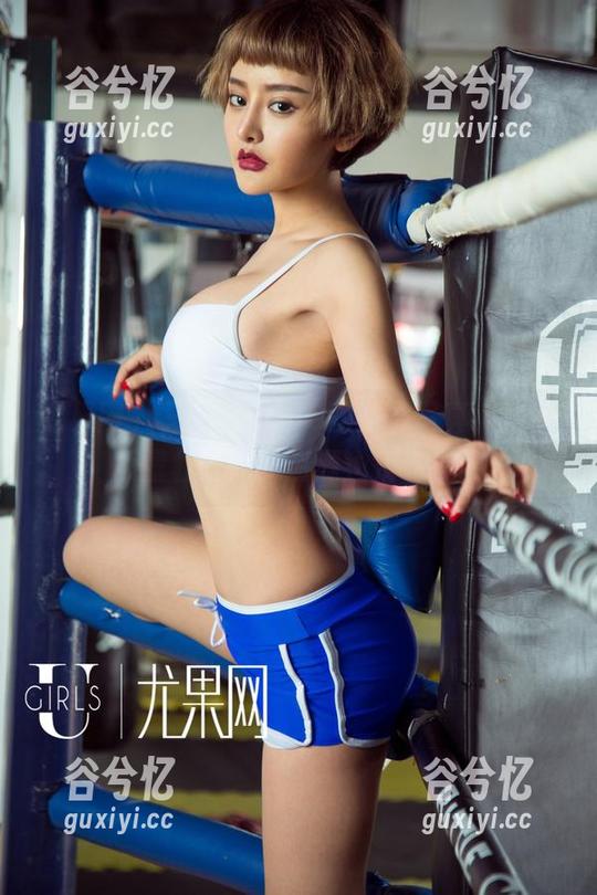 尤果网 - 又一组COCO的秘书写真，美图质量杠杠的，资源也很有情调