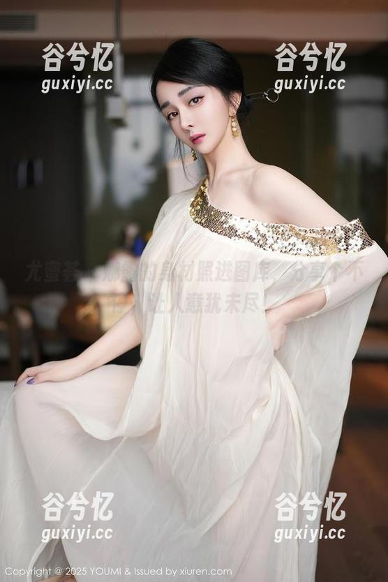 尤蜜荟 - 娜露的身材照进图库，分享个不停，让人意犹未尽！