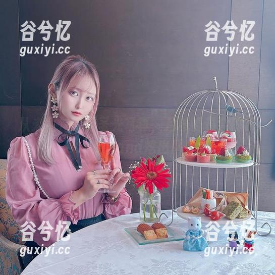 从未见过的无圣光写真，月城委员会的WonderLand炫出风格！