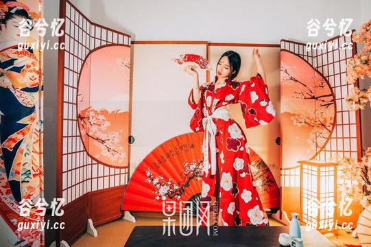 果团网 - 何梦兮Stacy的裤里丝：分享她的日常，偷偷放大细节。