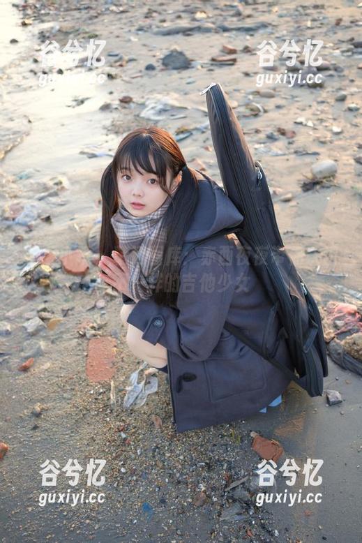 柴系小乖 - 精选图库：赤西夜夜带你认识不一样的吉他少女