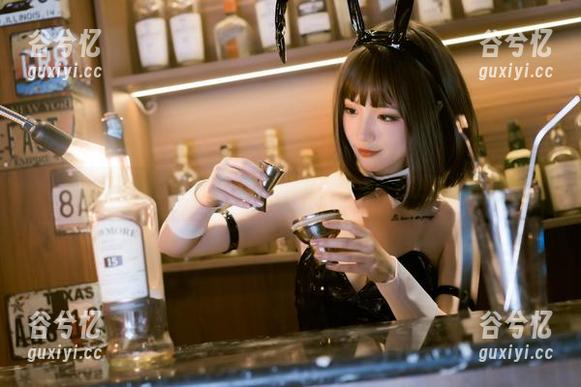 桃良阿宅的水手服高清图包，穿得像是…去海边被抓的？