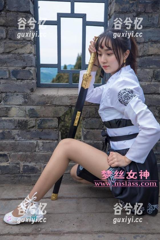 梦丝女神 - 原图来啦！花月舞的红裙全套，你会被这个跳跃的颜色吸引住吗？