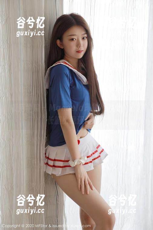 模范学院 - Manuela玛鲁娜图库：看，长腿比我还修长！
