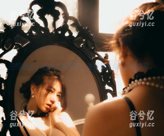 在樱晚gigi的泳衣世界里，随便捣鼓点高清图库吧。