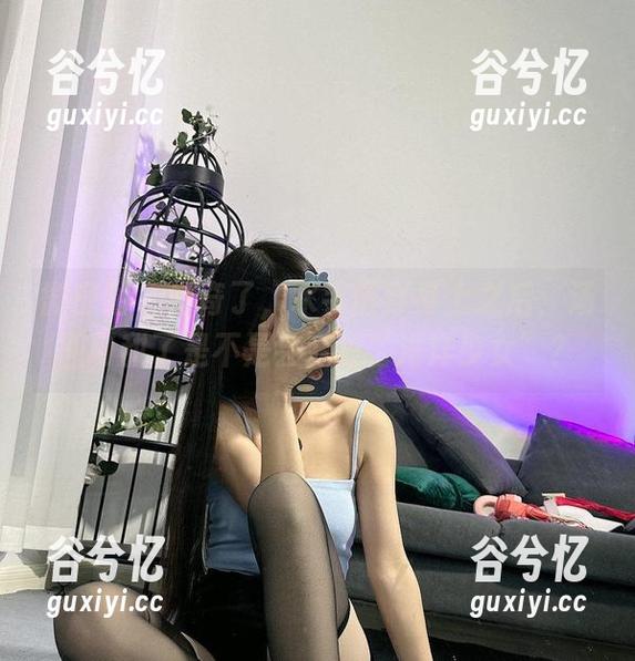 微密圈 - 好奇了，水手服穿身上之后，汤圆可甜了是不是会变成“海洋少女”？