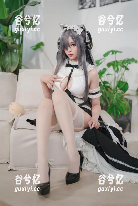 与海克斯科技小蛋糕共度游戏时间的写真全集，不看真的会后悔哦！