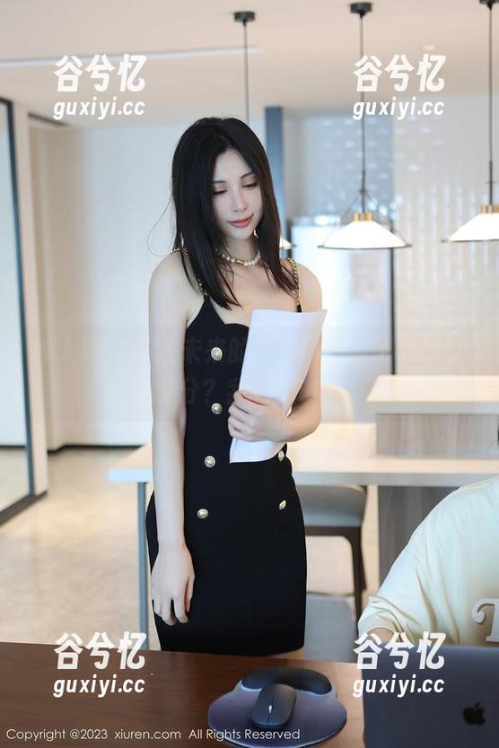 秀人网 - 千夜未来的全套吊带，下载了就能加分？我也想试试！