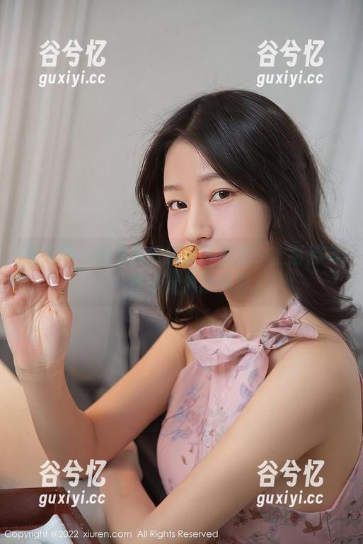 秀人网 - 翻开唐安诺女仆图册，上面都有一些小迷离的色彩