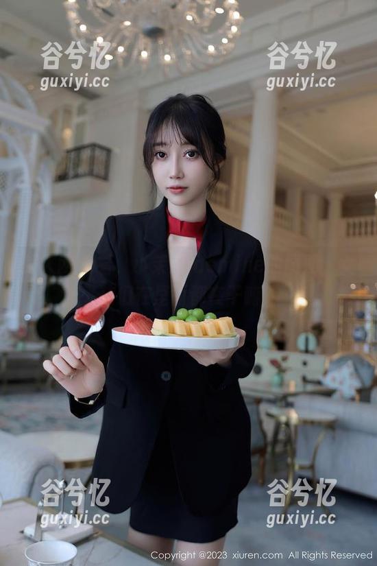 秀人网 - 看，小茉莉jasmine的图册，女孩们在里面都在干嘛？