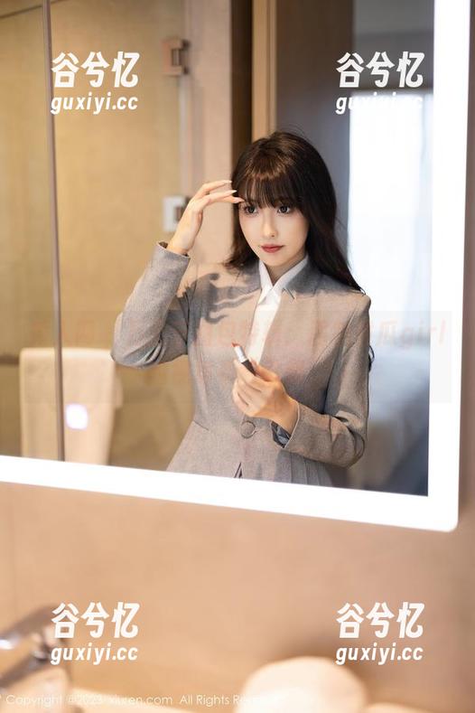 秀人网 - 万圣节图包特辑：用拍黄瓜girl的视角看‘恐惧’