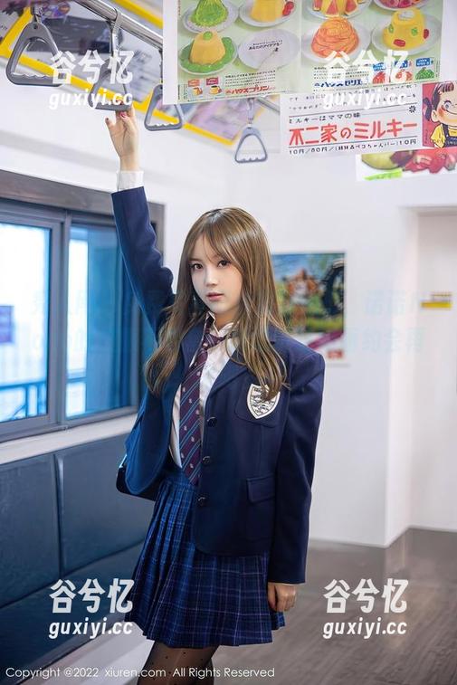 秀人网 - 免费写真阳台如影随形，诺诺Nono的校服不老套，我敢说这场面约会再来吧。