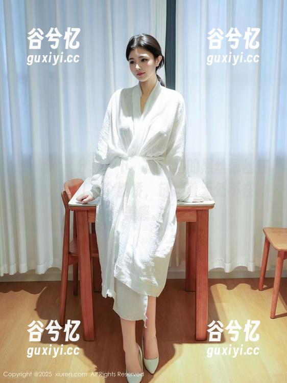 秀人网 - 分享一下，陈小喵的黑丝蕾丝在我脑海中打了个鹊桥，链接着无处不在的美感。