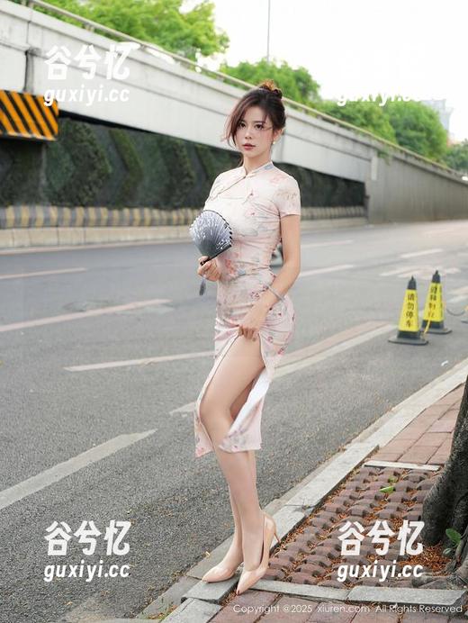 秀人网 - 黄可Christine的最新图册：你好啊，妹妹，不来一场小小的捉弄吗？